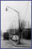 1962 - Spaldingstraße, Gussmast der Gasbeleuchtung - Besonderheit, der Vorwegweiser "Stadtmitte" wird mit Gas beleuchtet