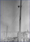 1948 - Beschädigter Betonmast in der Hamburger Straße